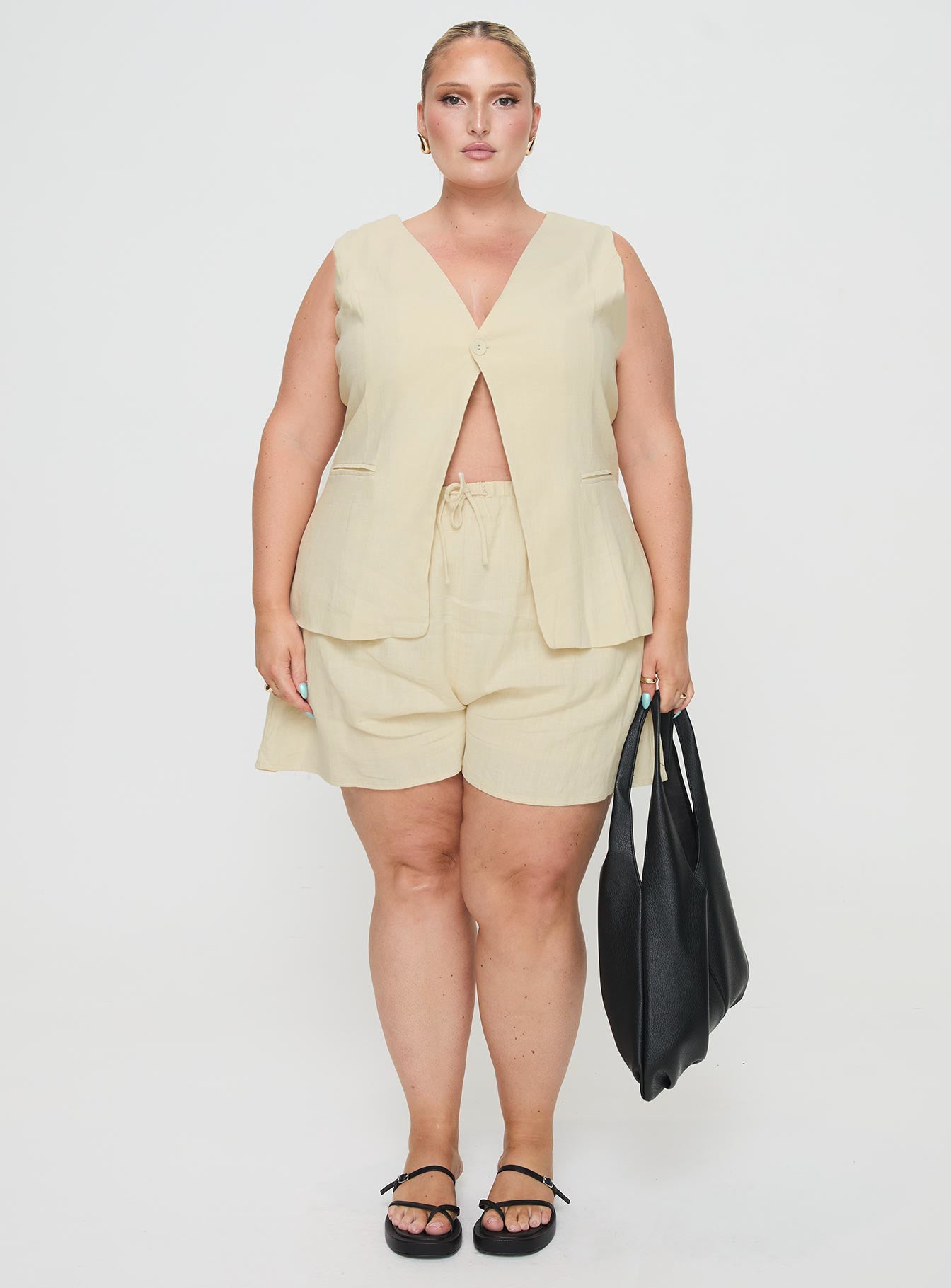 This Summer Linen Blend Shorts Sand Curve - Image 7