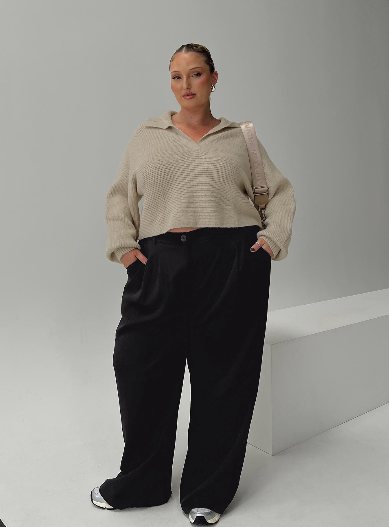 Tiara Cropped Sweater Beige Curve - Image 7