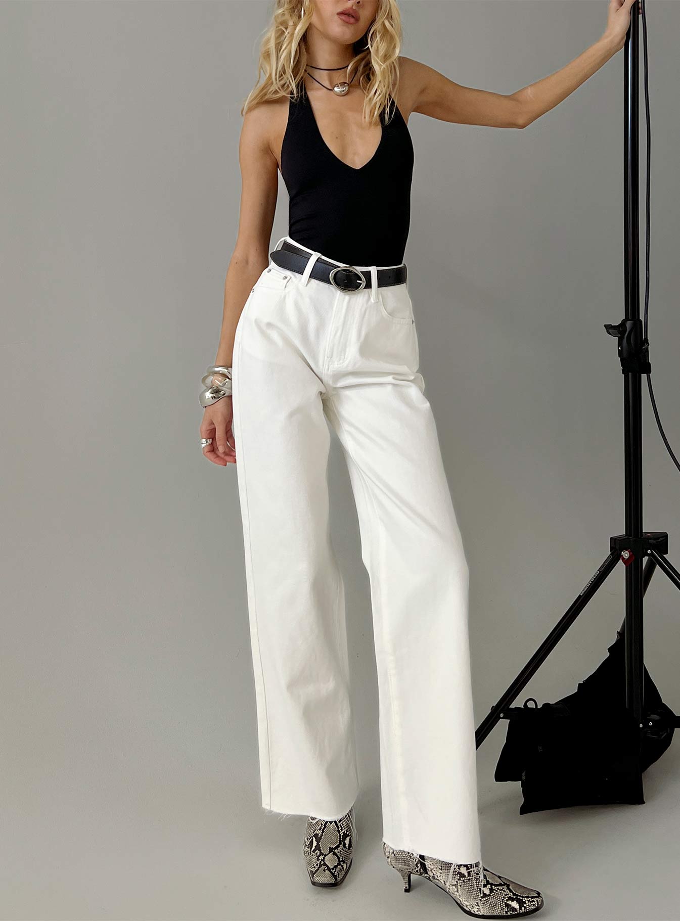 Henesey High Rise Straight Leg Jeans White Wash - Image 8