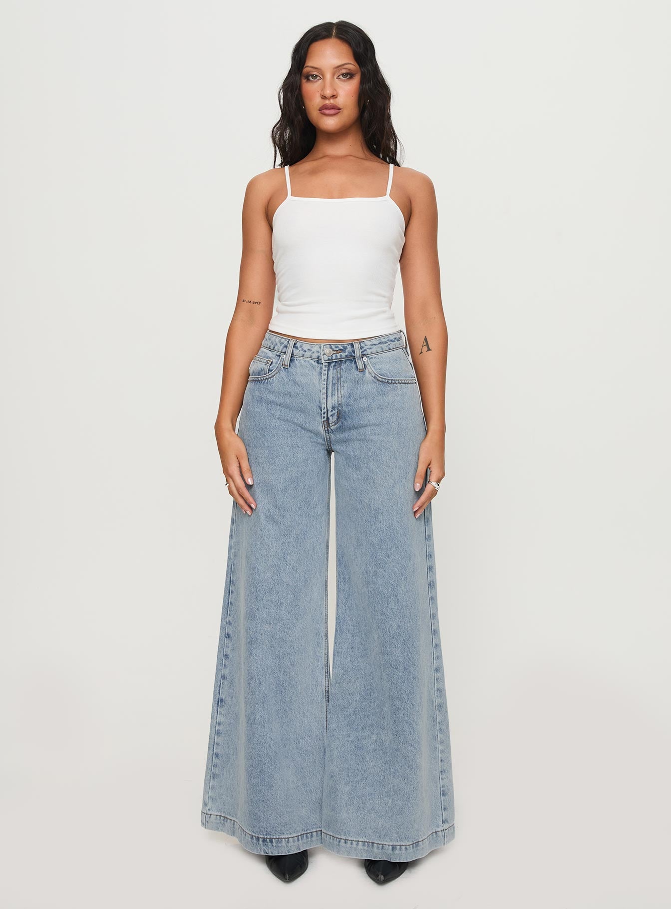 Toby Low Rise Baggy Jeans Light Wash - Image 7