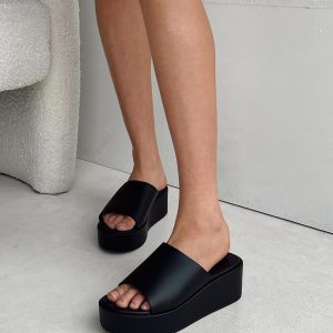 Britta Platform Heels Black