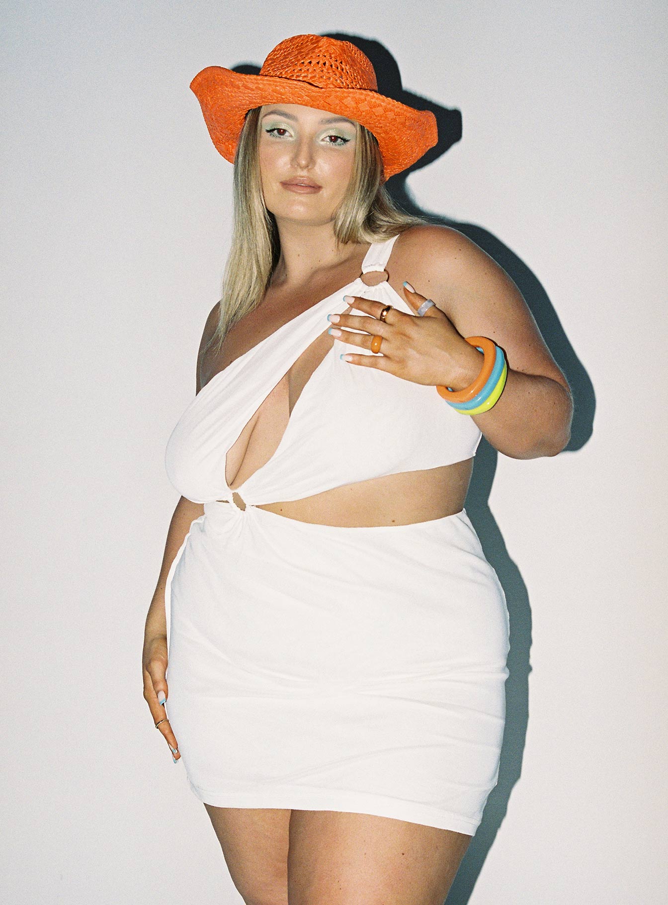 Greater Power Mini Dress White Curve - Image 4