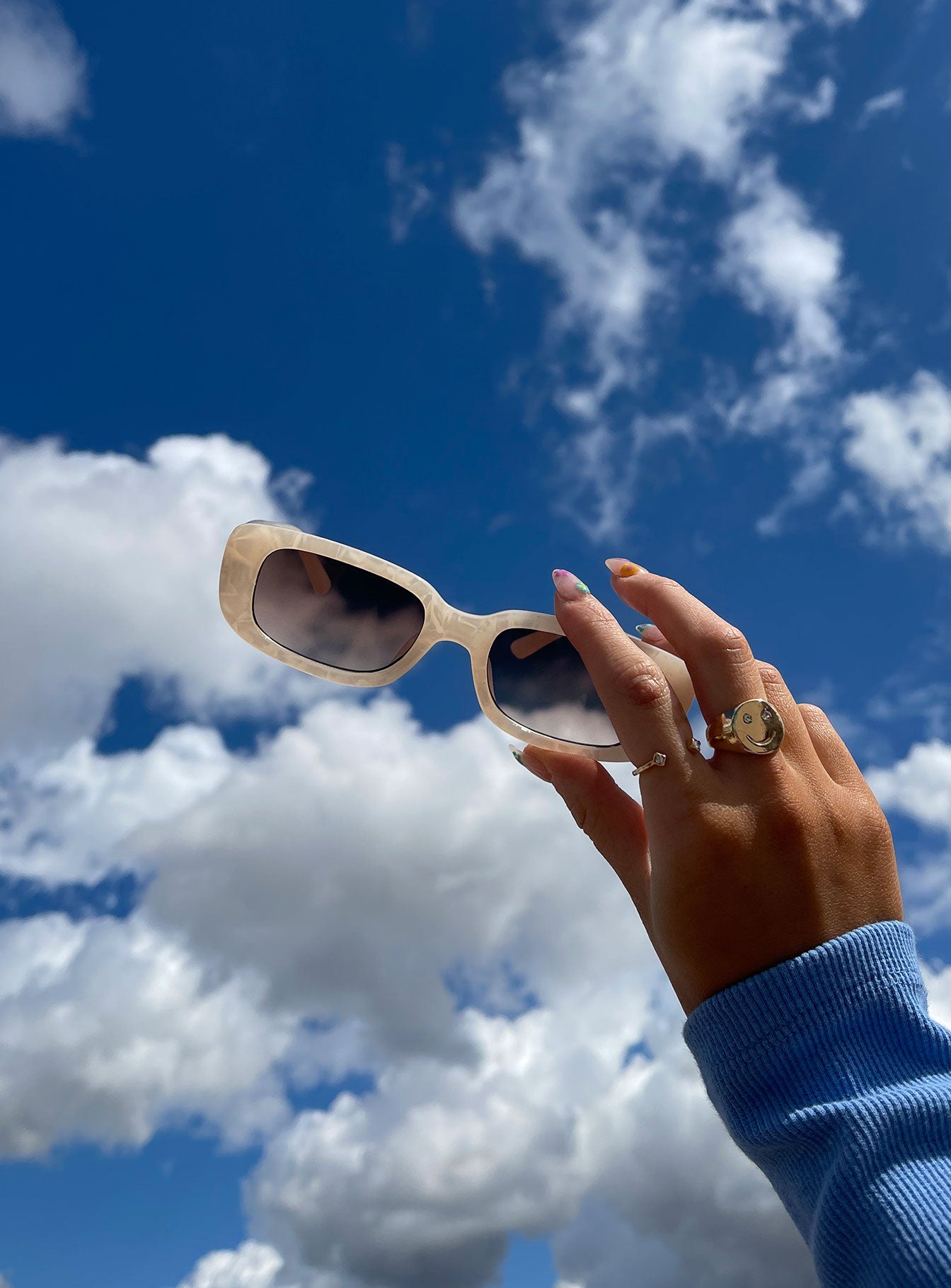 Creeper Sunglasses Pearl White - Image 7