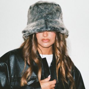 Delvey Fluffy Hat Grey