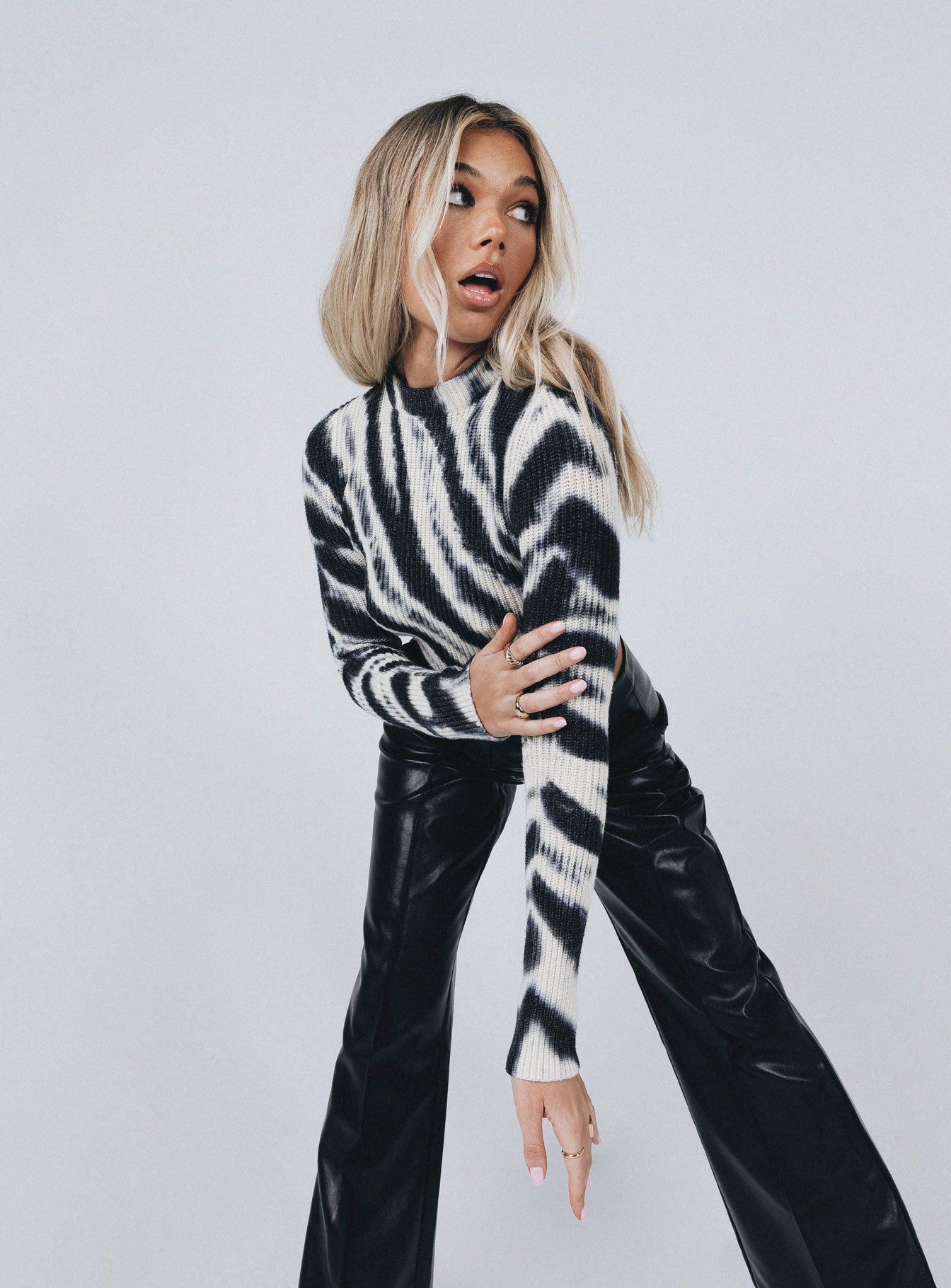 Janie Tye Dye Knit Sweater Navy - Image 6