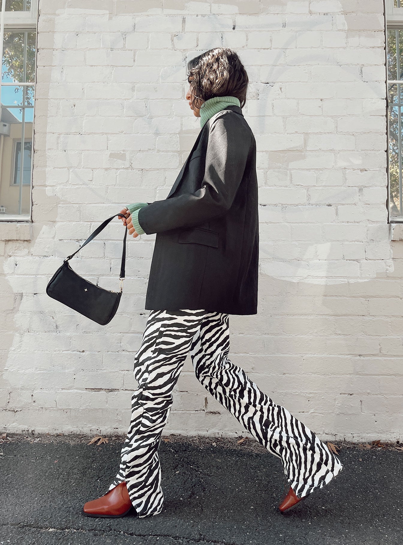 Nessie Blazer Black - Image 9