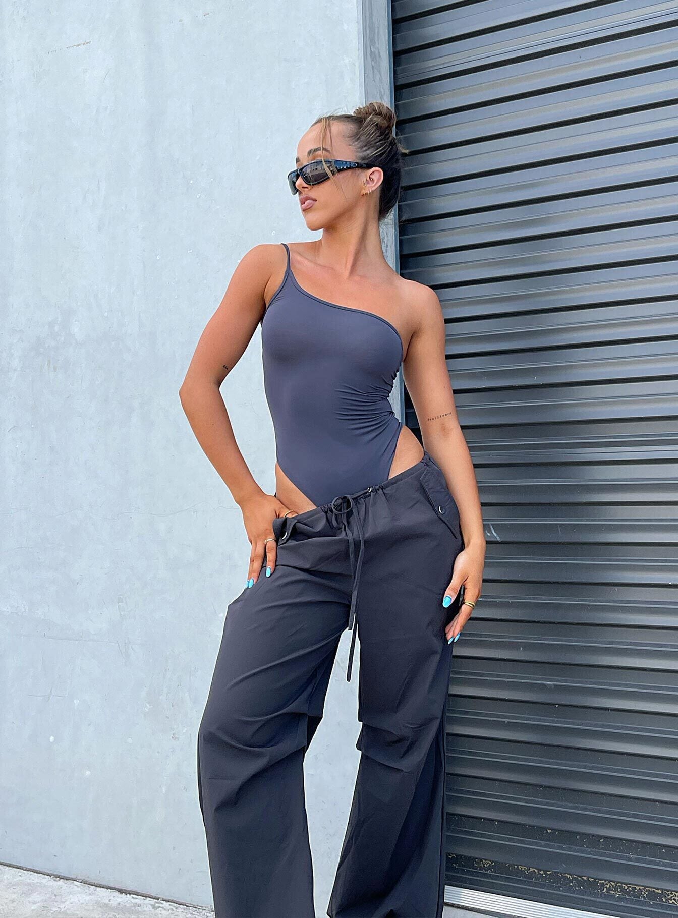 Snow Parachute Pants Slate - Image 12