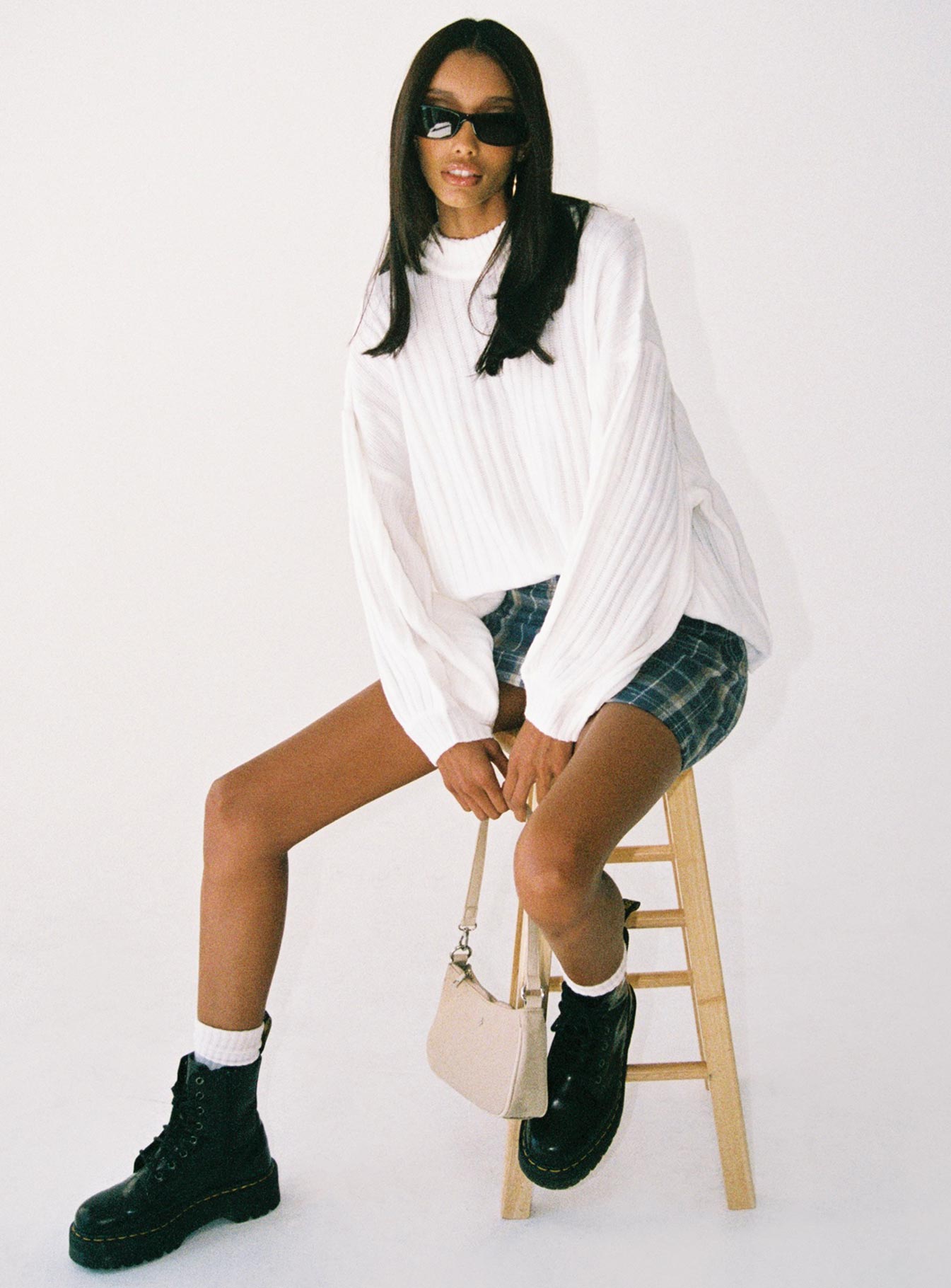 Innerbloom Oversized Sweater White - Image 2