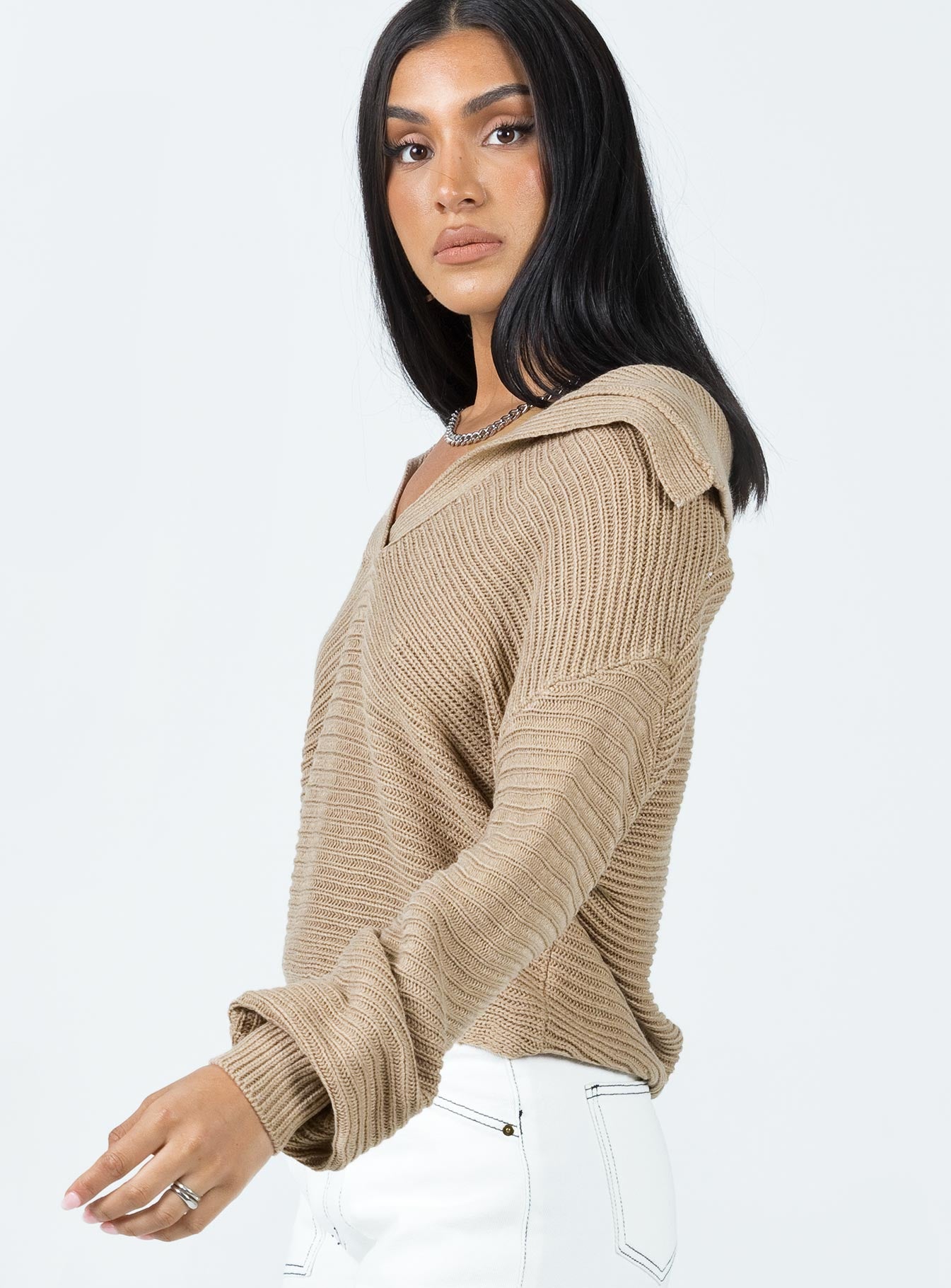 Brihni Oversized Knit Sweater Beige - Image 3
