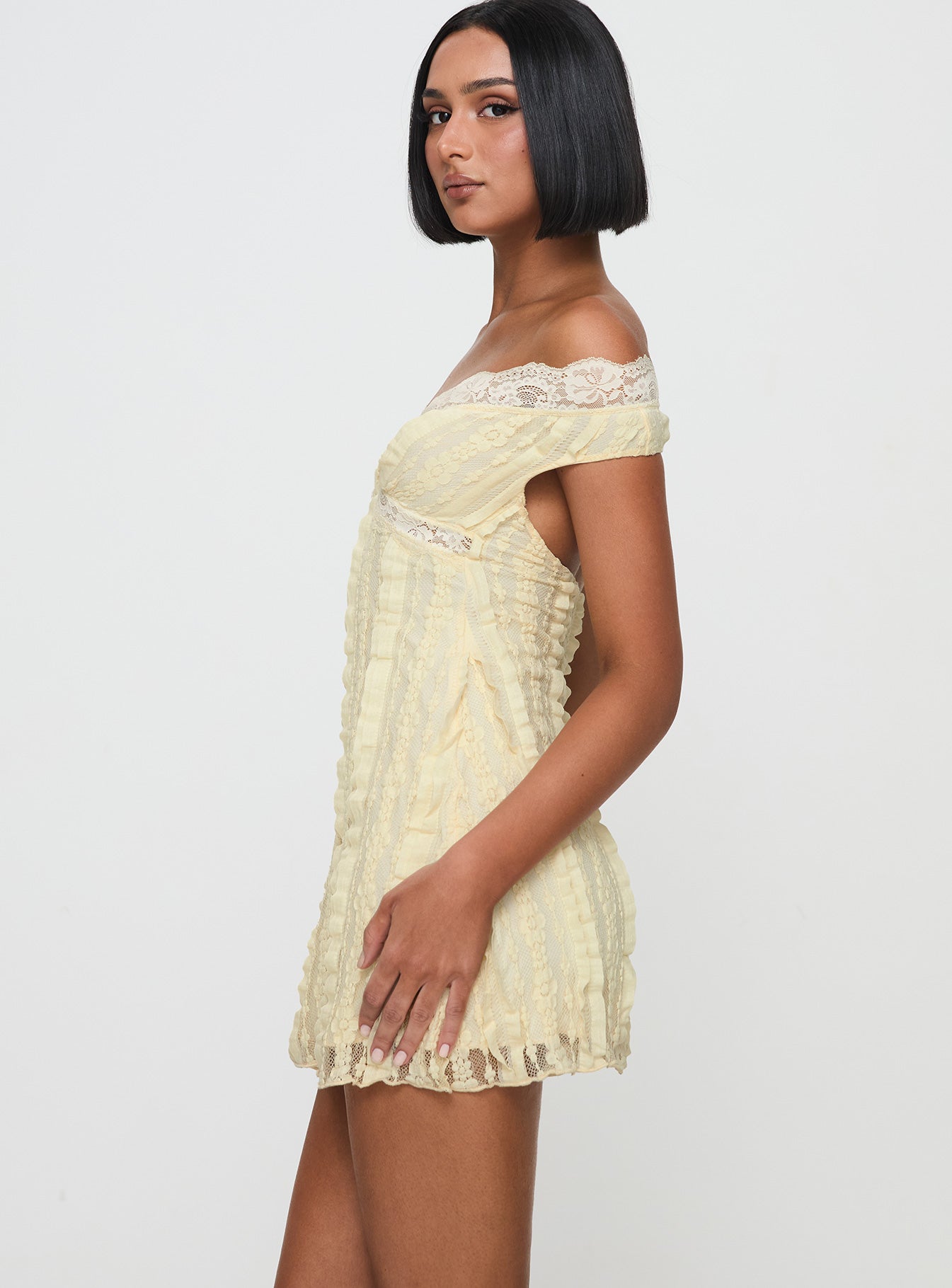 Bonnin Off The Shoulder Lace Mini Dress Yellow - Image 4