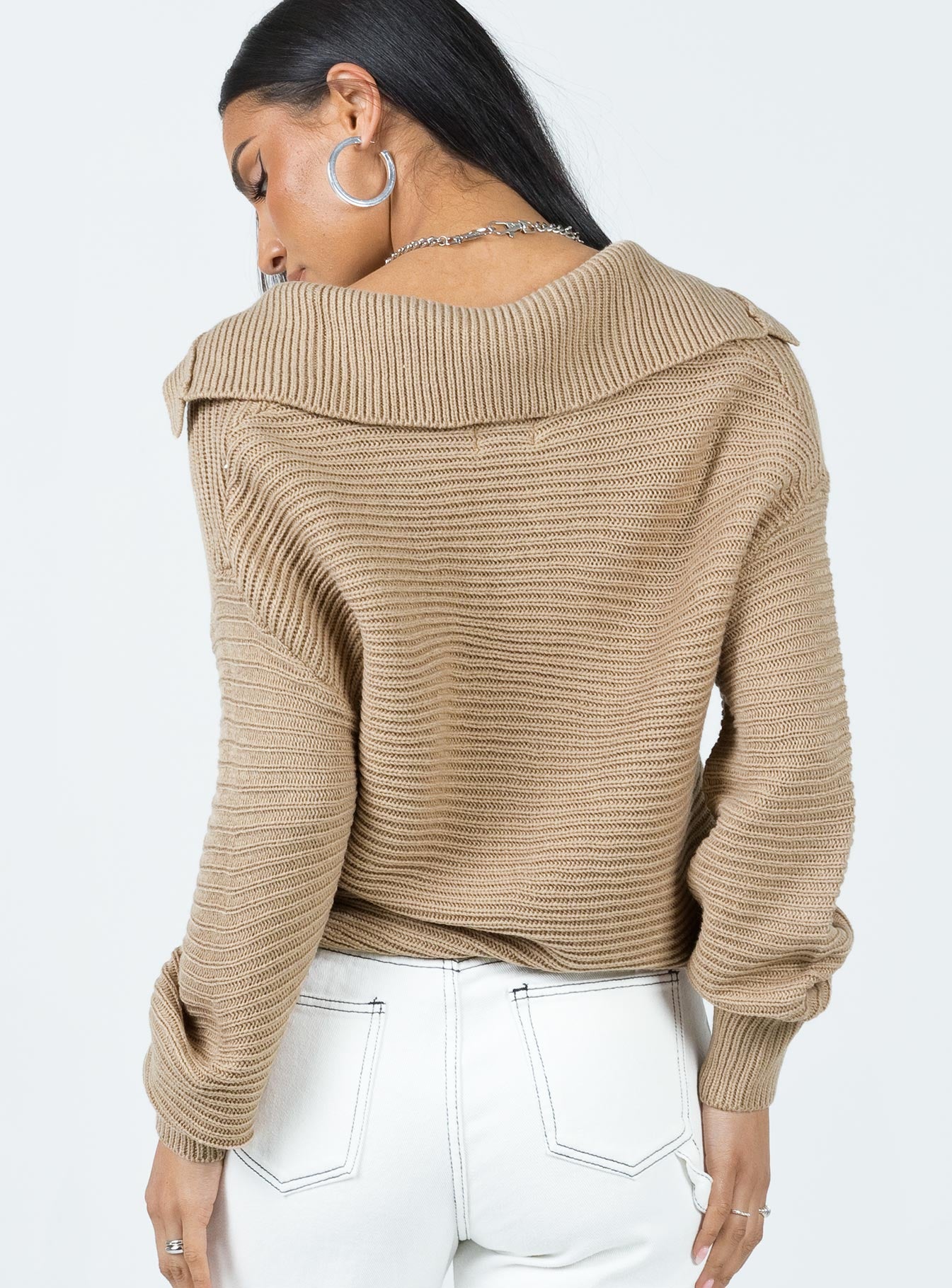 Brihni Oversized Knit Sweater Beige - Image 4