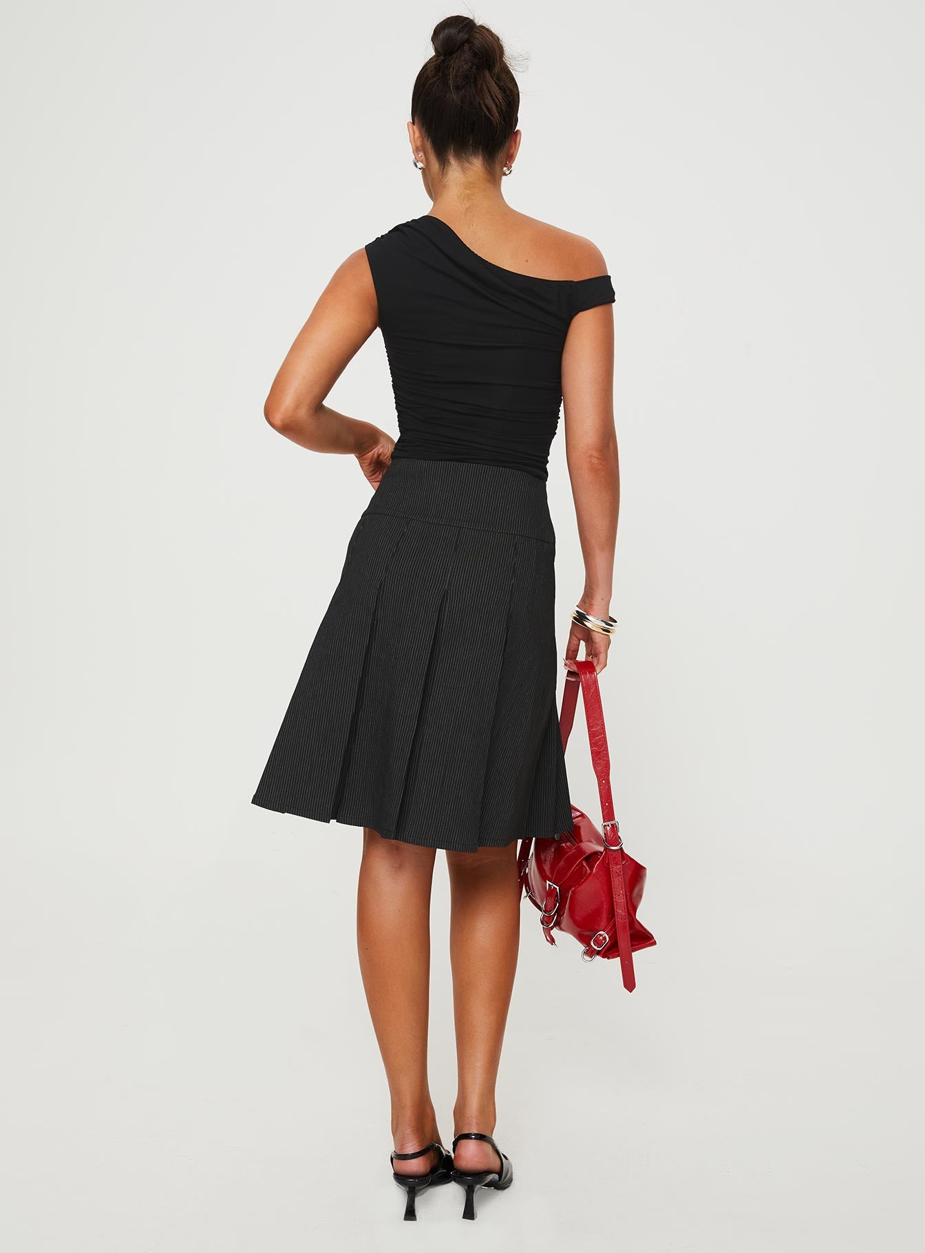 Dereveko Pleated Midi Skirt Black Pinstripe - Image 5