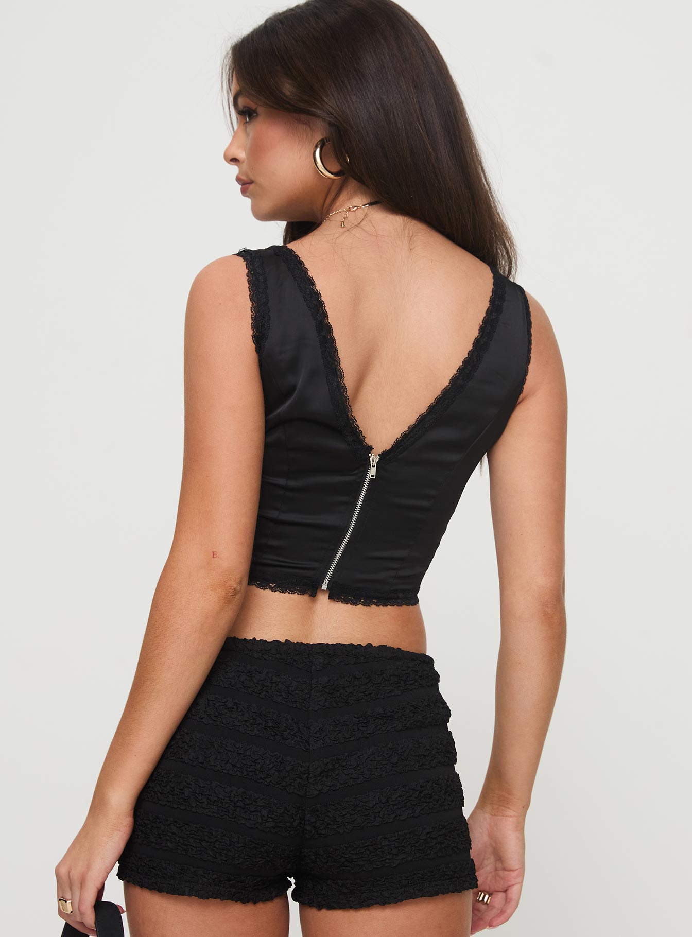 Pointing Top Black - Image 4