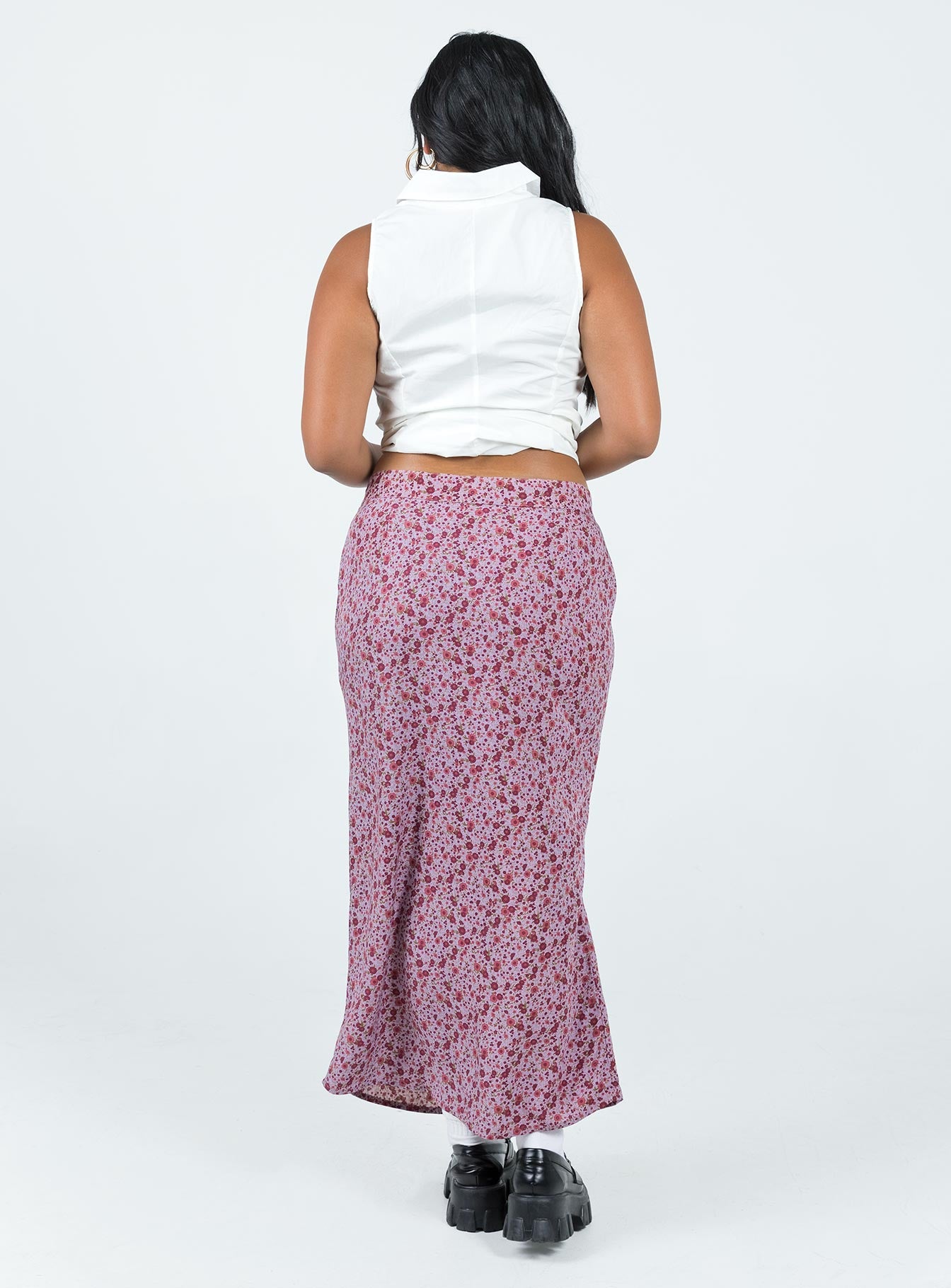 Motel Relow Skirt 90S Floral Burgundy - Image 4
