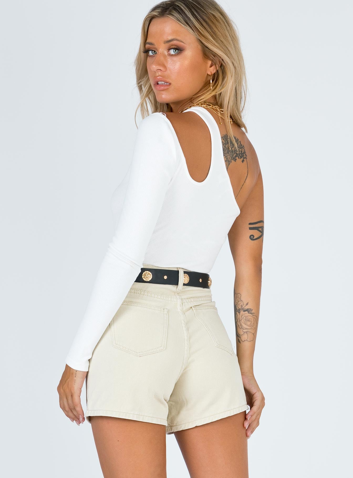 The Swalla Shorts Beige - Image 5