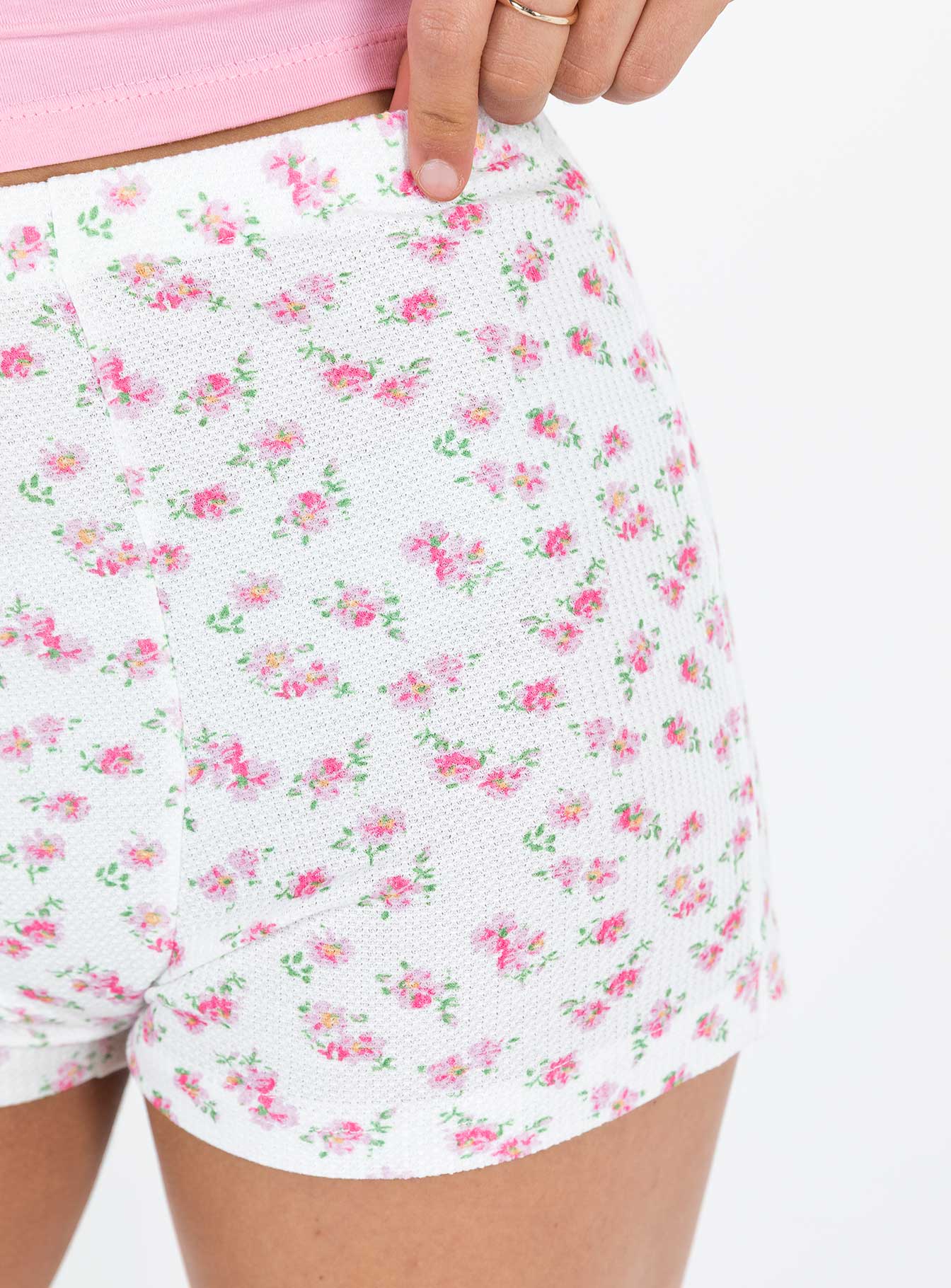 Shimma Shorts White Floral - Image 6