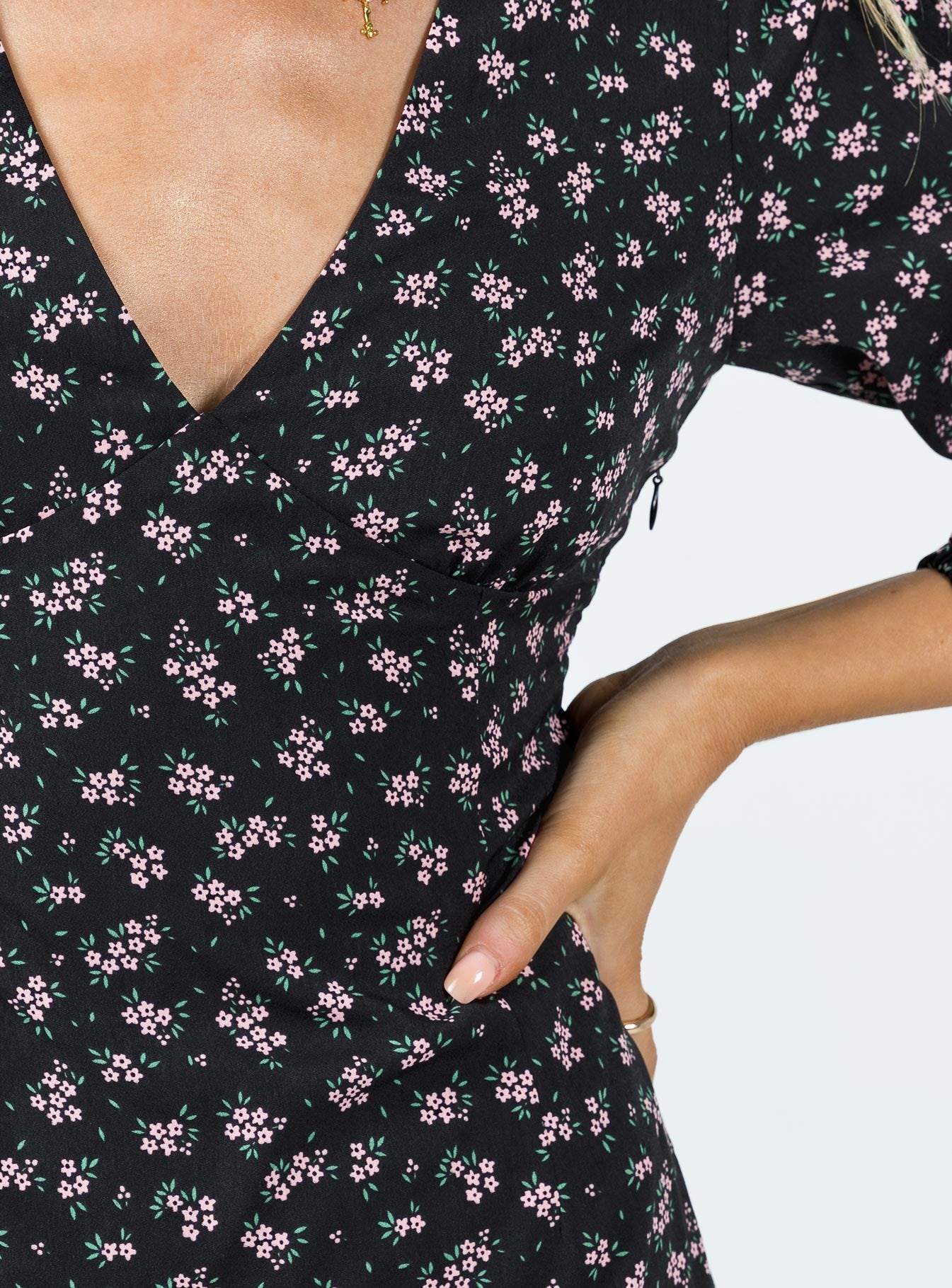 Naturi Long Sleeve Mini Dress Black / Floral - Image 6