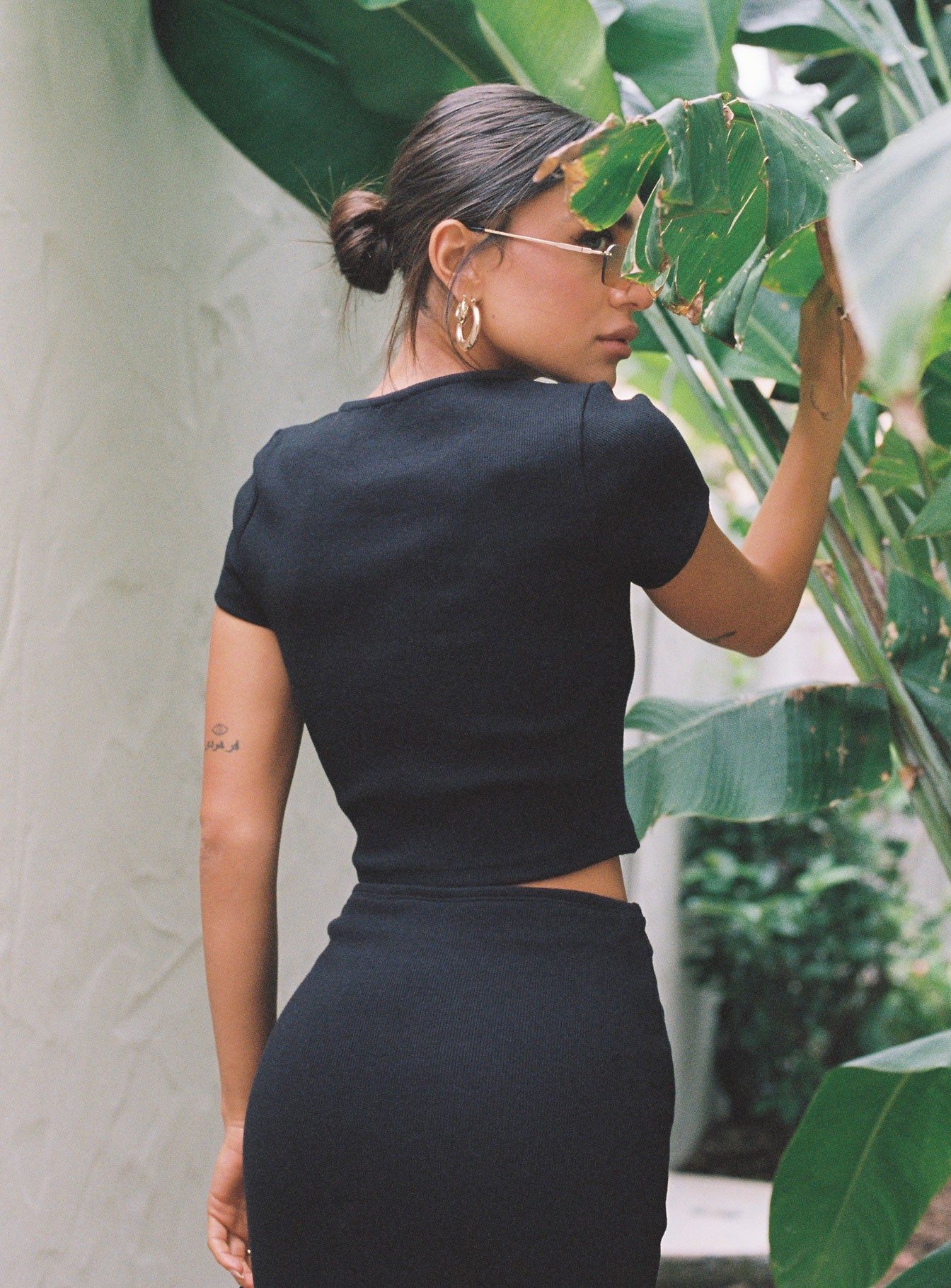 Classic Crop Tee Black - Image 10