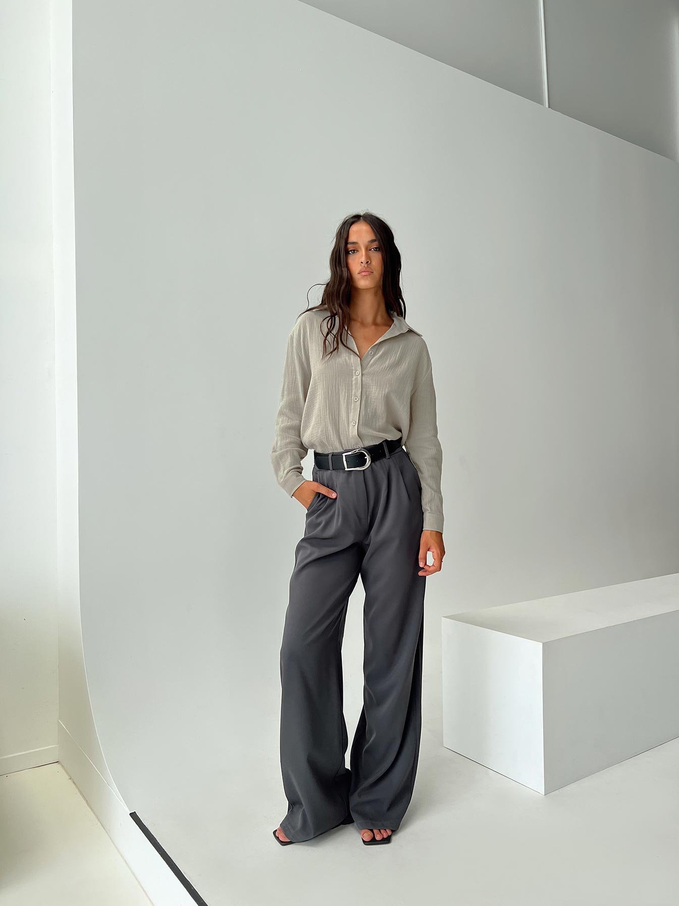 Mahalia Shirt Light Grey - Image 7