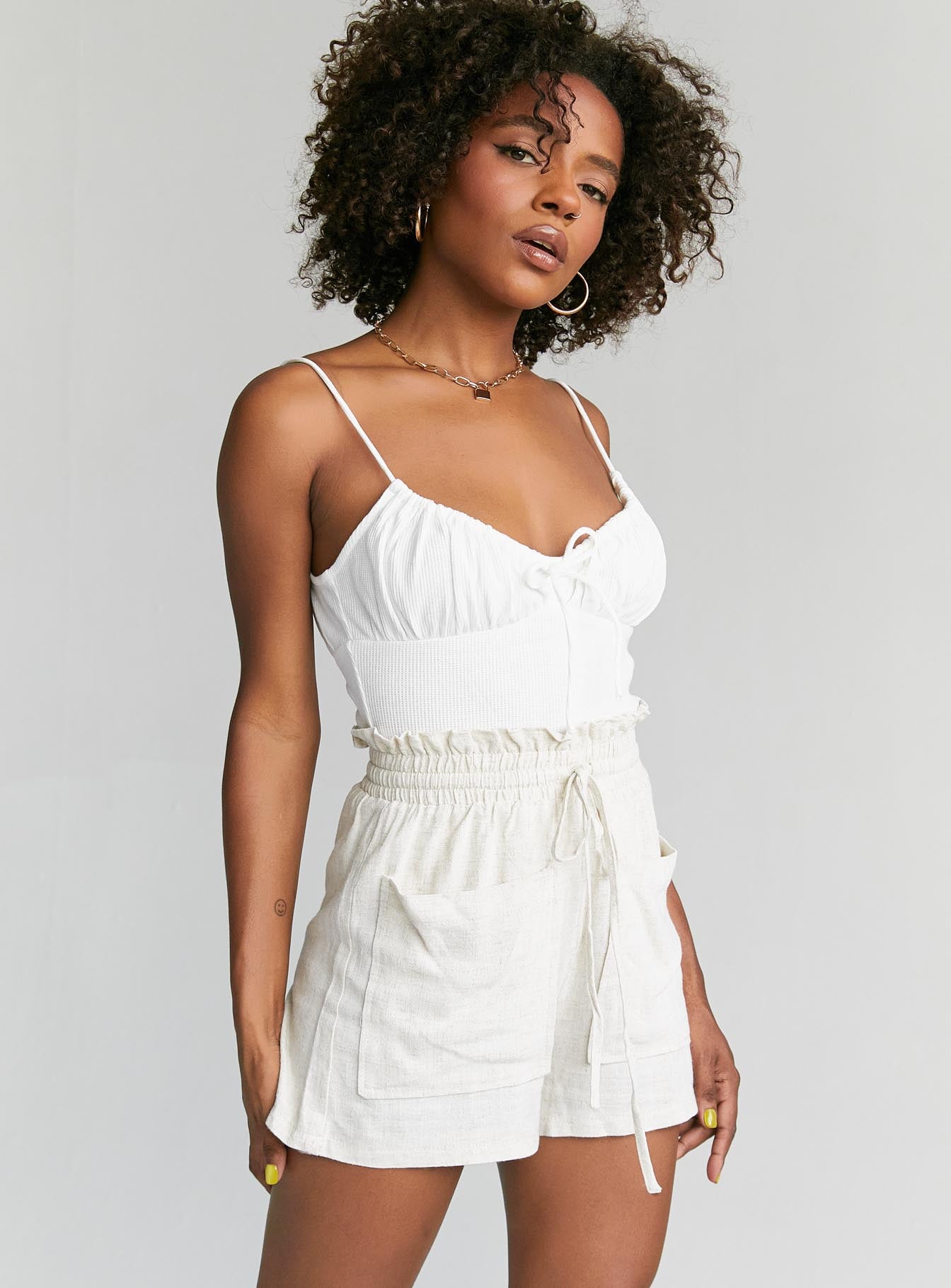 Tabitha Shorts Beige - Image 3