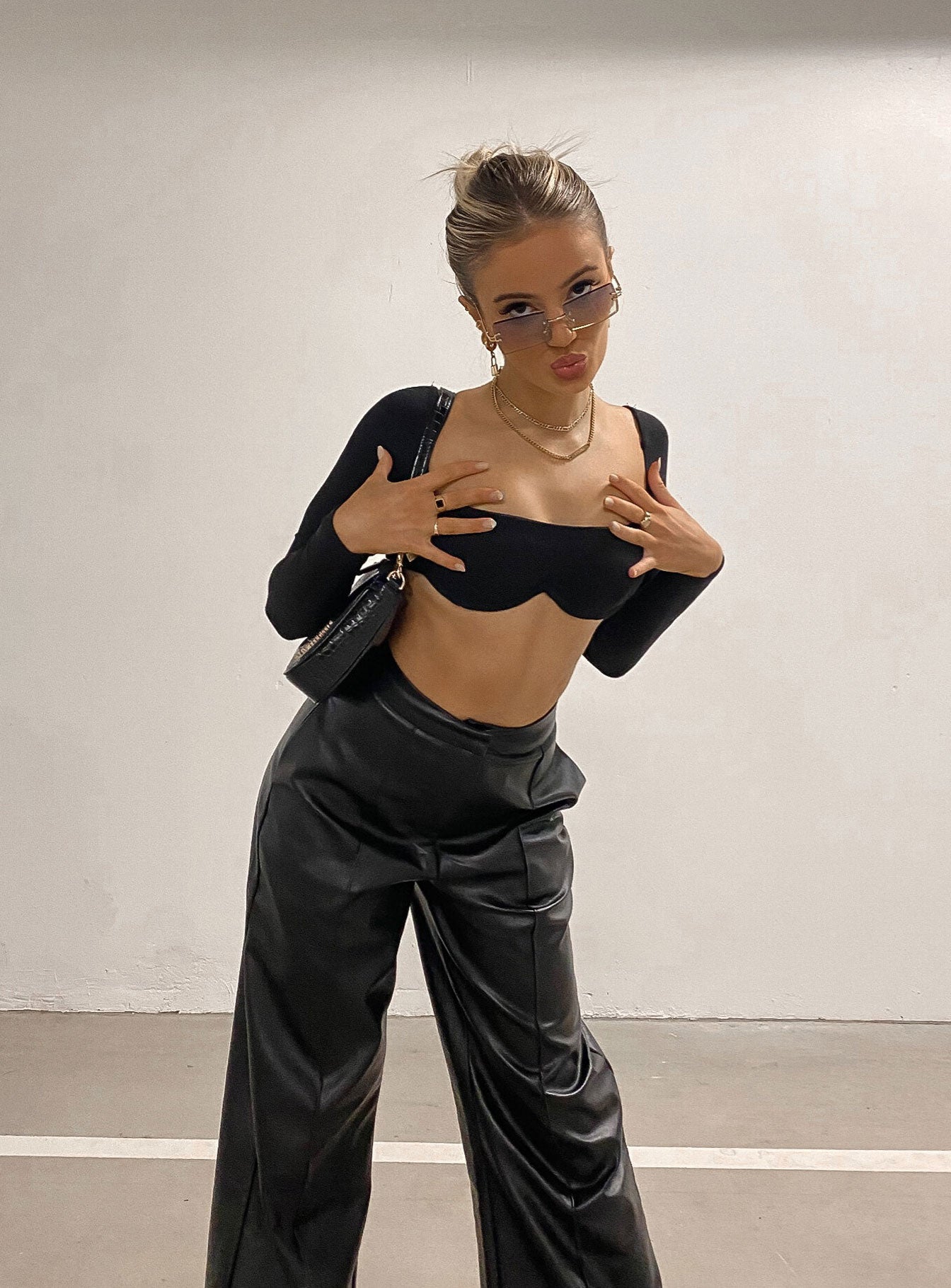 Becca Long Sleeve Crop Top Black - Image 5